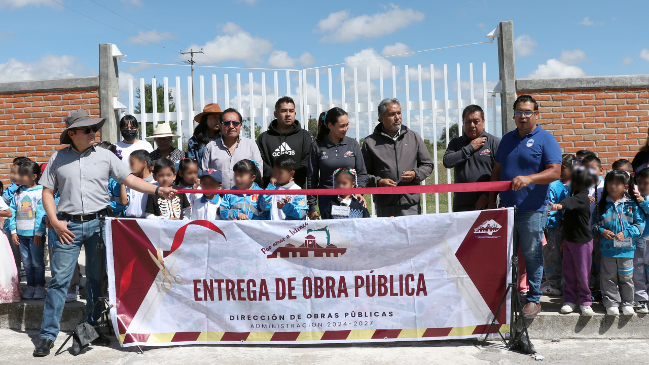 Entregan barda perimetral en la Escuela Primaria “Vicente Guerrero” de Ixtenco