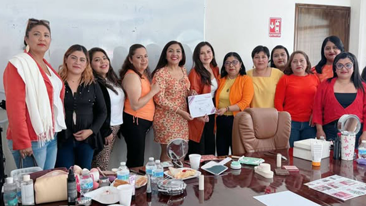 Instancia de la Mujer de Totolac promueve taller en Día Naranja