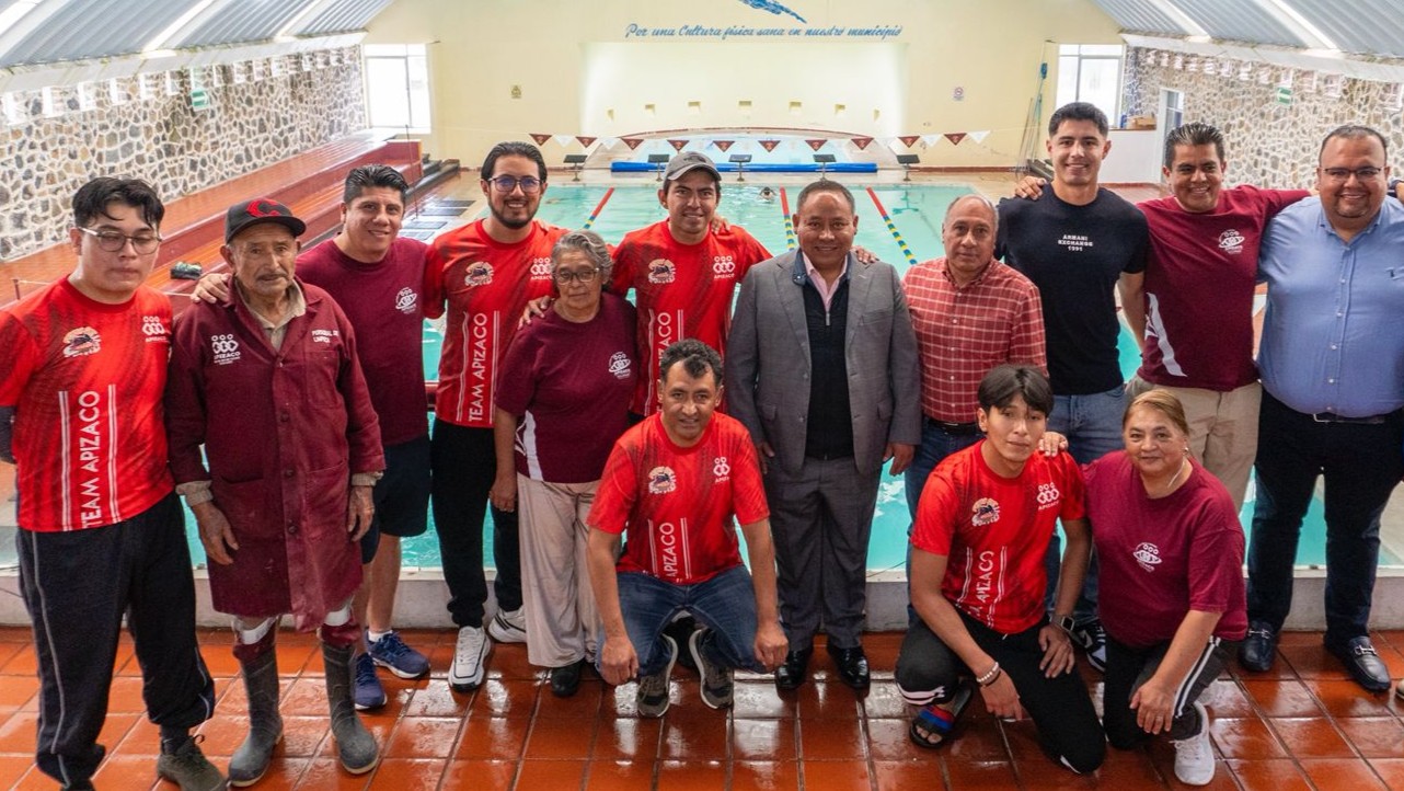 Javier Rivera rehabilita la alberca armada de México