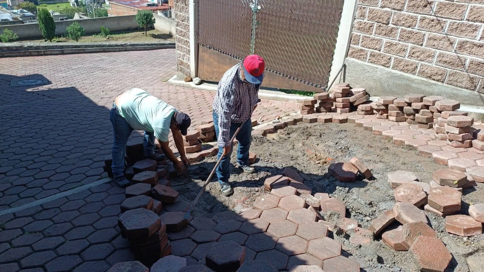 Se realiza reparación de adoquín en Acxotla del río