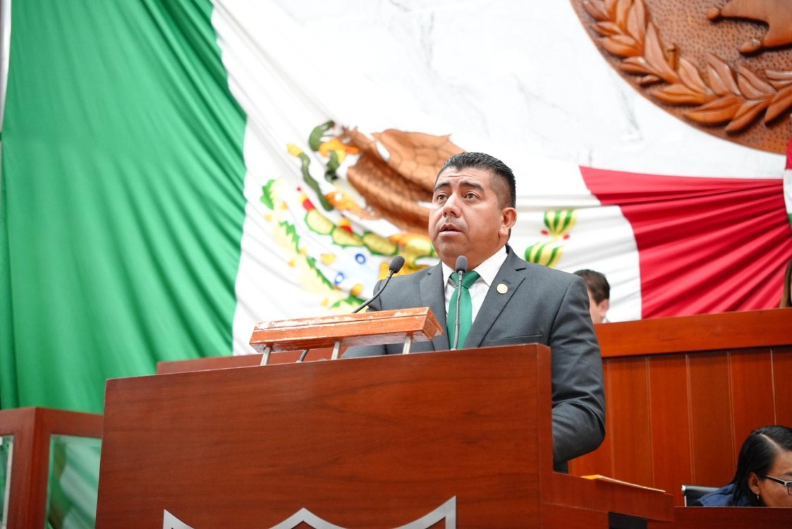 Presenta Jaciel González iniciativa para dar reconocimiento legal a Símbolos Estatales