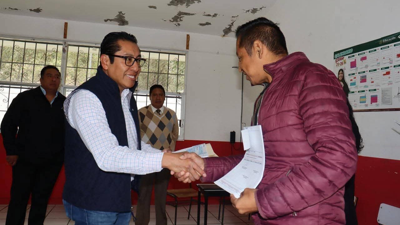 Gobierno municipal de totolac realiza pago a docentes del conalep Totolac