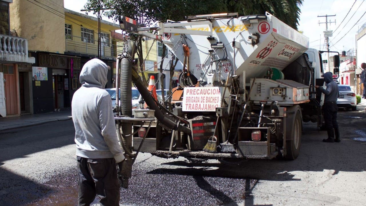 Apizaco no se detiene: el ayuntamiento mantiene el programa de bacheo permanente