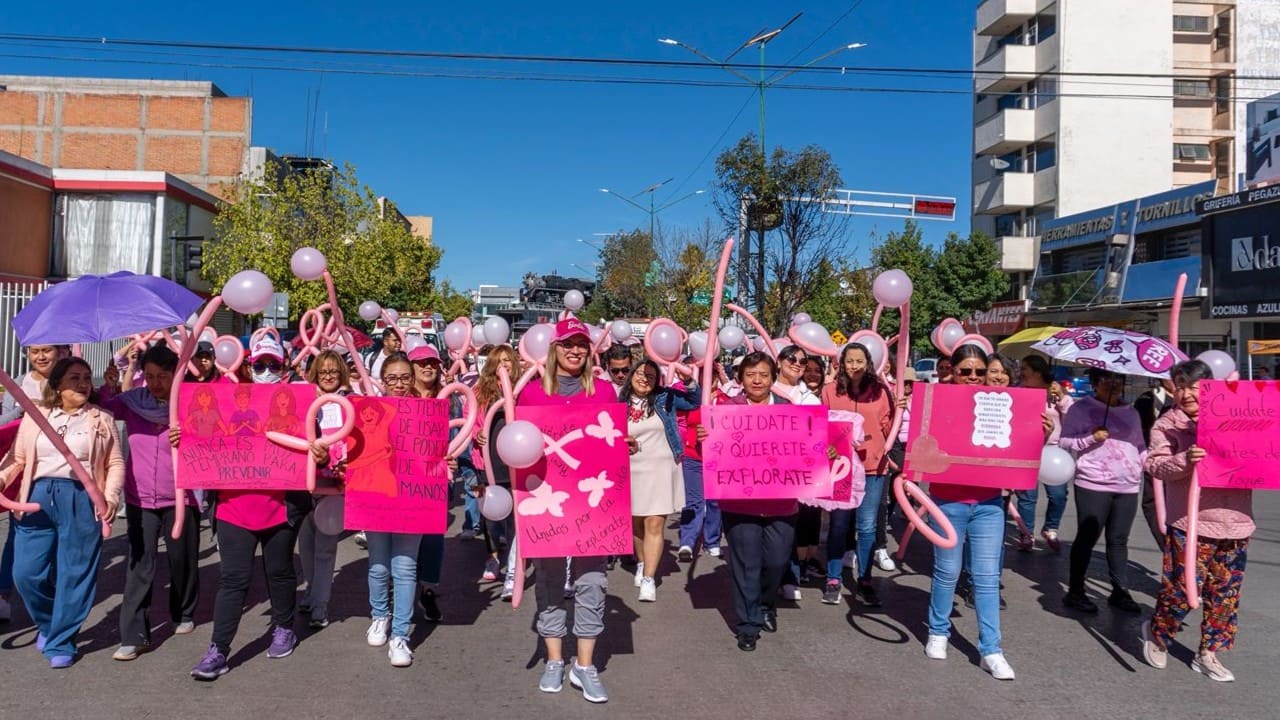 El alcalde Javier Rivera y la cuarta regidora Adriana Ramírez promueven la lucha contra el cáncer de mama