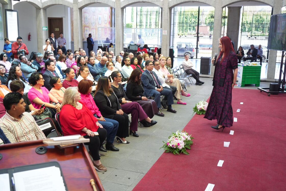 Presentan en el Congreso “Mujeres y el poder que transforma”