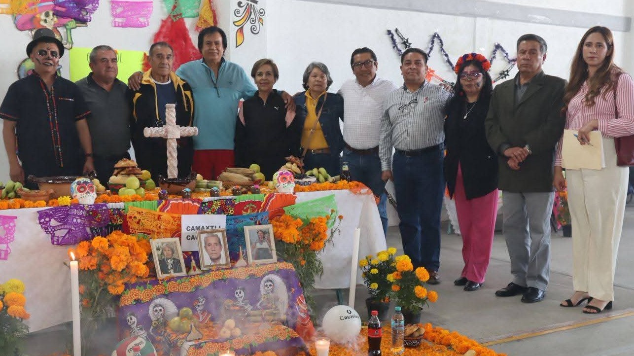 Totolac honra a sus fieles difuntos con concurso de ofrendas, regalos y exposiciones culturales