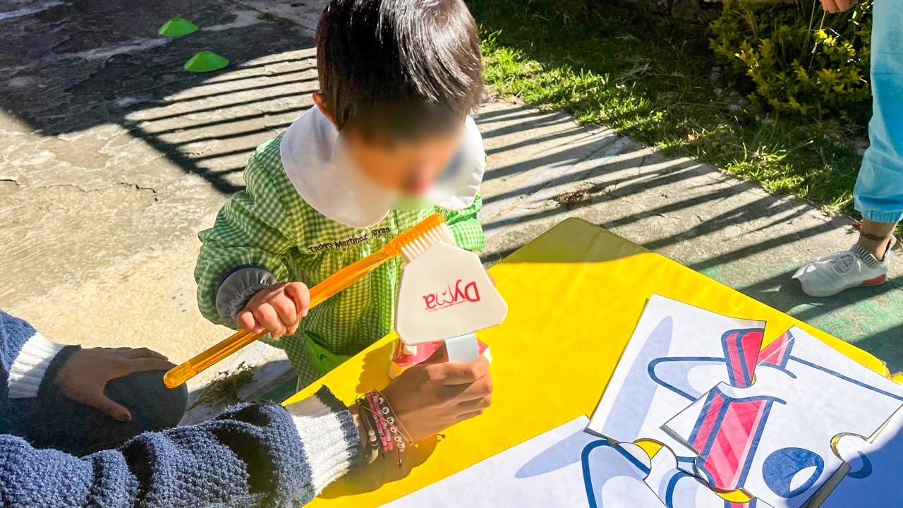Promueve Ayuntamiento de Tlaxcala la salud bucal en las infancias de Acuitlapilco con actividades lúdicas