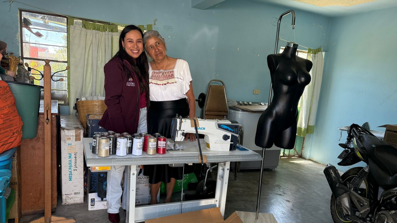 Ixtenco impulsa la autonomía económica de mujeres con la entrega de 8 emprendimientos del Programa de "Apoyo a Mujeres Jefas de Familia"