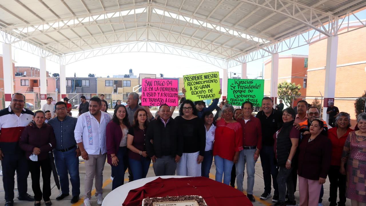 Ayuntamiento de Apizaco realiza la inauguración de la techumbre en el fraccionamiento San Diego 94