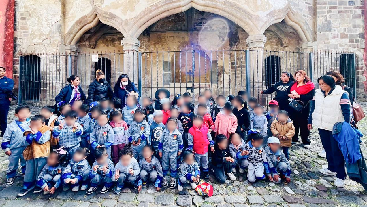 Niñez de Ocotlán descubre la historia viva de la capital en recorrido turístico organizado por el Ayuntamiento de Tlaxcala