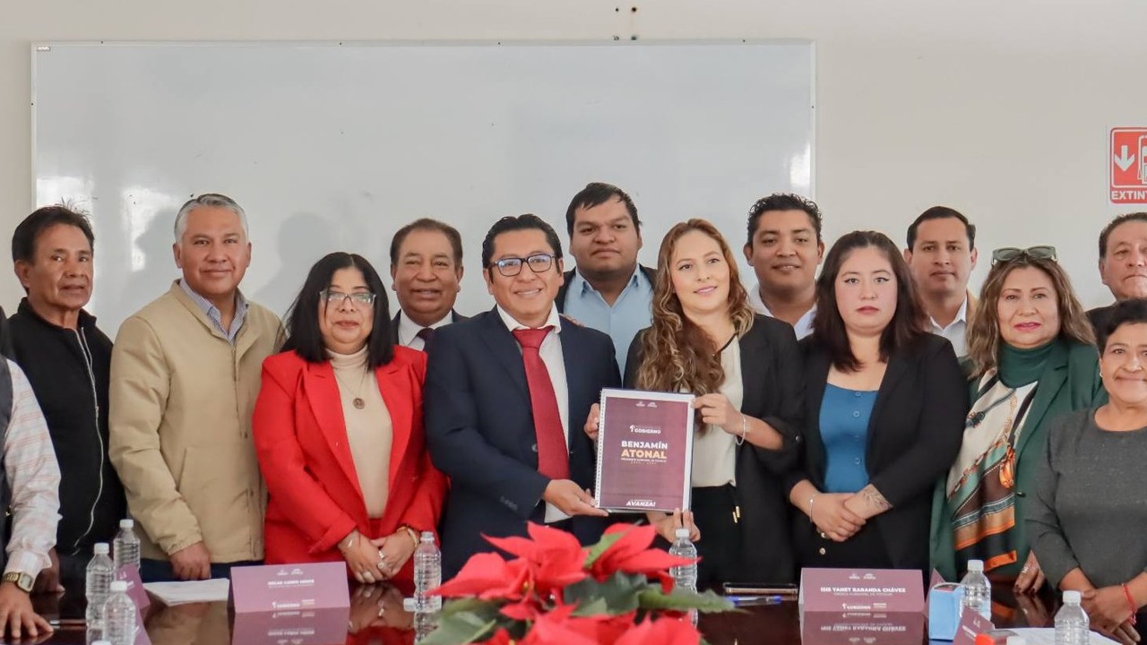 Con apego a la ley municipal, se entrega con éxito el Primer Informe de Gobierno