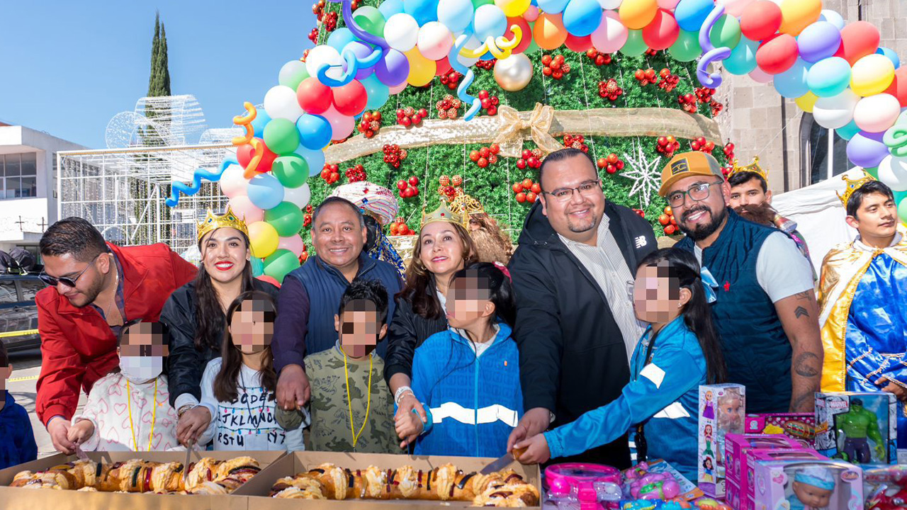 Lleva Javier Rivera alegría y sonrisas a la niñez de Apizaco en celebración del Día de Reyes