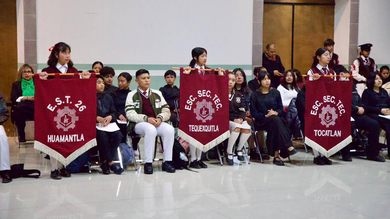 Estudiantes de escuelas técnicas demuestran su talento en concurso de oratoria, declamación y lectura en atril