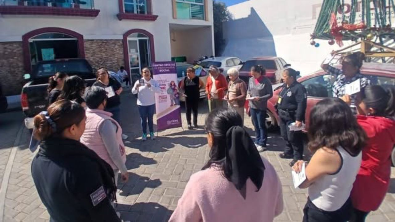 Personal femenino del Gobierno Municipal recibe capacitación en derechos humanos
