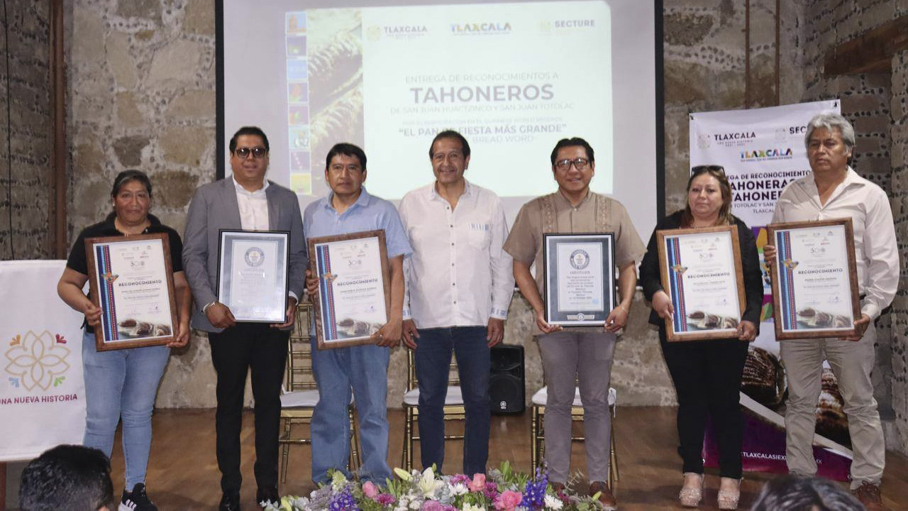 Gobierno estatal reconoce trabajo de tahoneros durante Récord Guinness