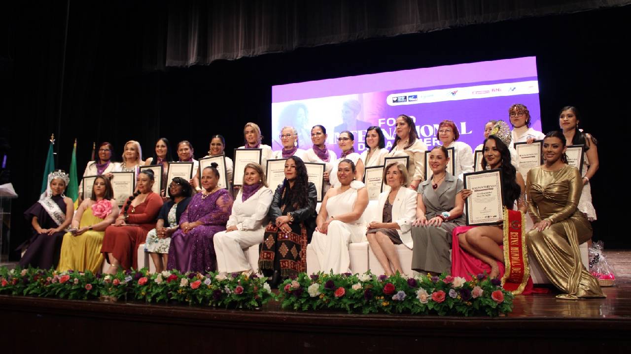 Participa presidenta nacional de Redmuem, Verónica Téllez, en el Foro Internacional de la Mujer