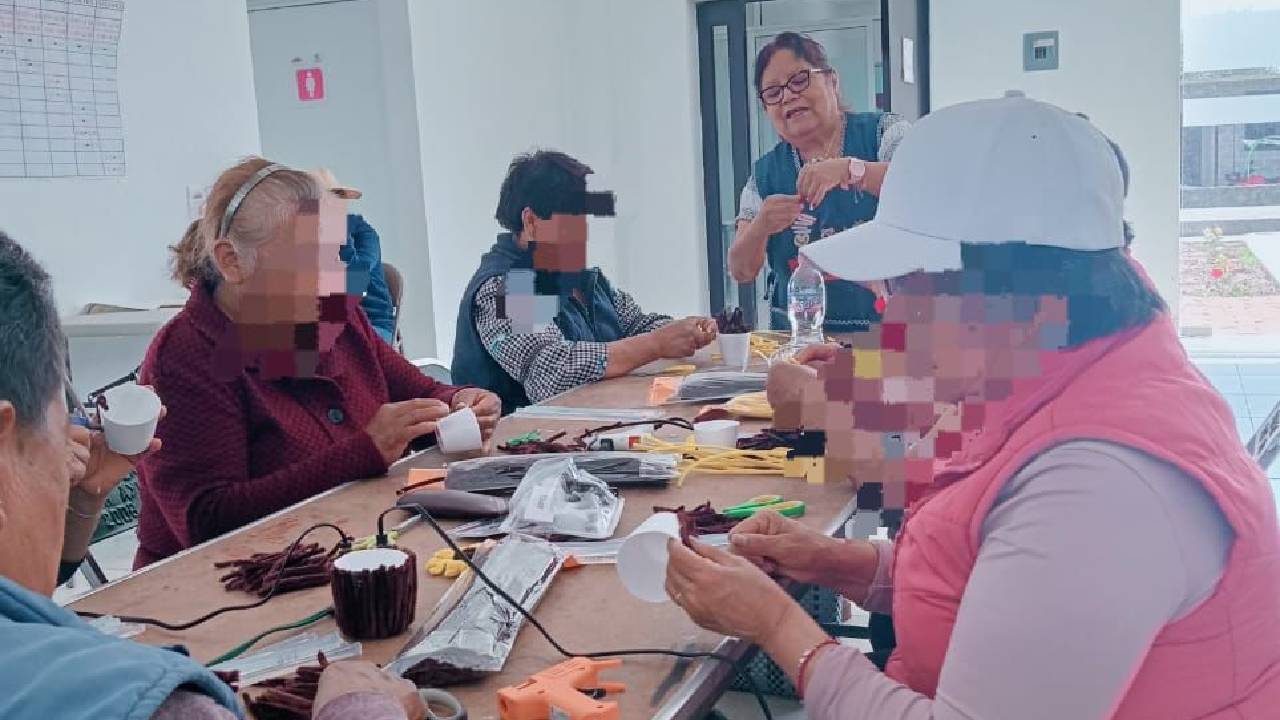 Impulsa Gobierno de Ixtenco actividades creativas para adultos mayores