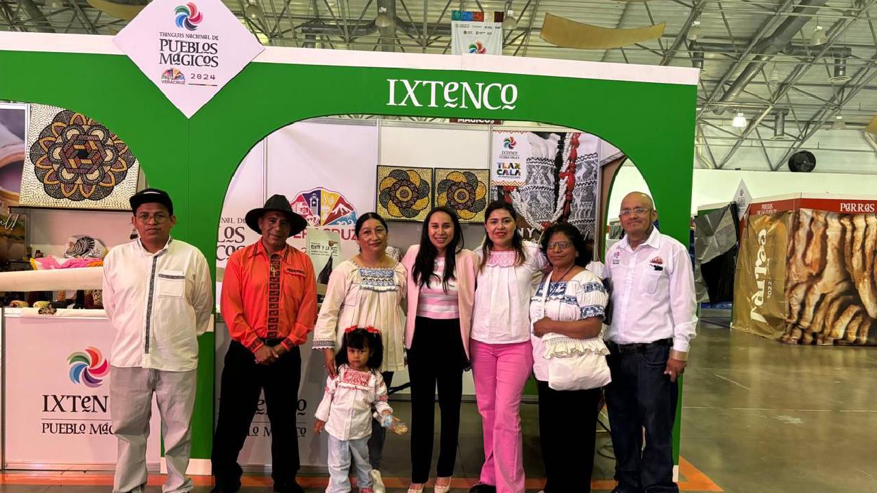 Reconoce Aline Lazo Caballero a artesanas y artesanos de Ixtenco en su día