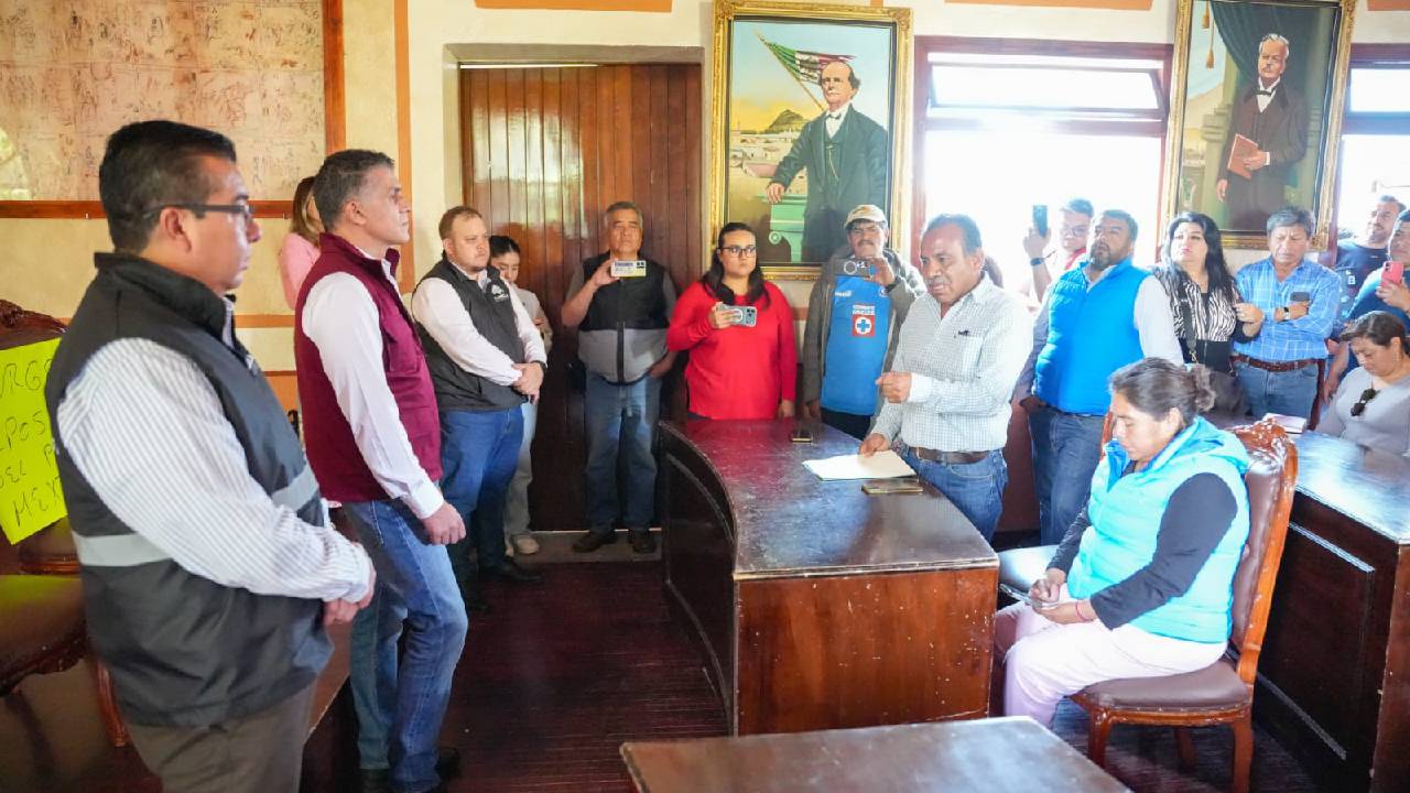 Alcalde Alfonso Sánchez García atiende a vecinas y vecinos de la comunidad de Acuitlapilco