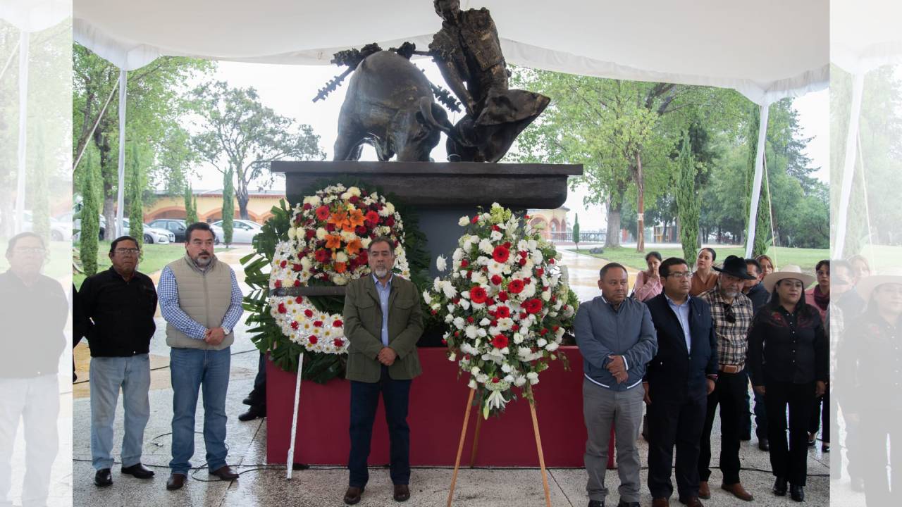 Apizaco rinde homenaje a Rodolfo Rodríguez “El Pana” en su décimo aniversario luctuoso