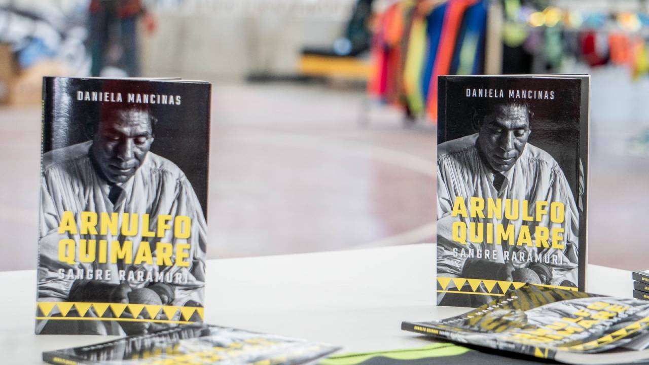 Presentan el libro “Arnulfo Quimare, Sangre Rarámuri” en el marco del Ultra Trail Tlaxcallan 2026