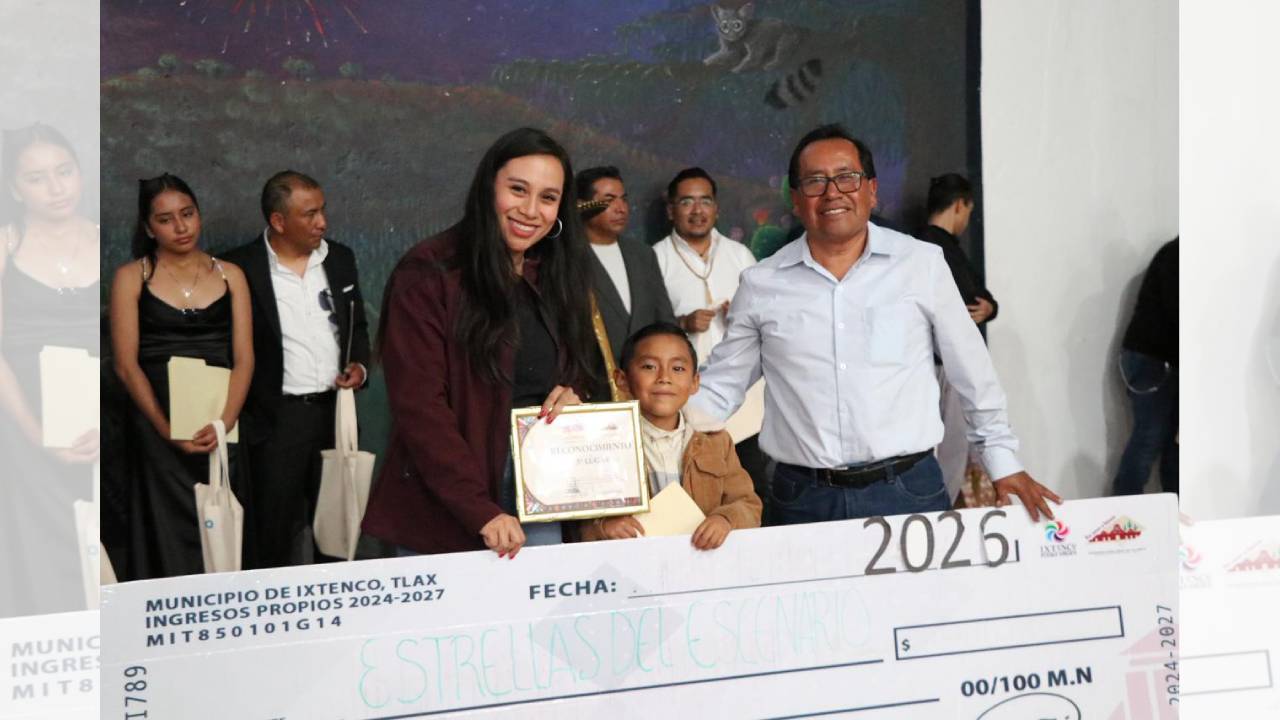 Ixtenco reconoce el talento de sus artistas en el concurso de canto “Estrellas del Escenario”