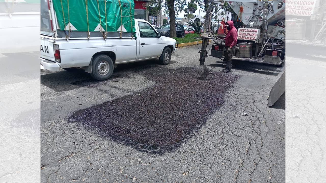 El Gobierno de Apizaco mantiene acciones permanentes de bacheo en el Boulevard Emilio Sánchez Piedras