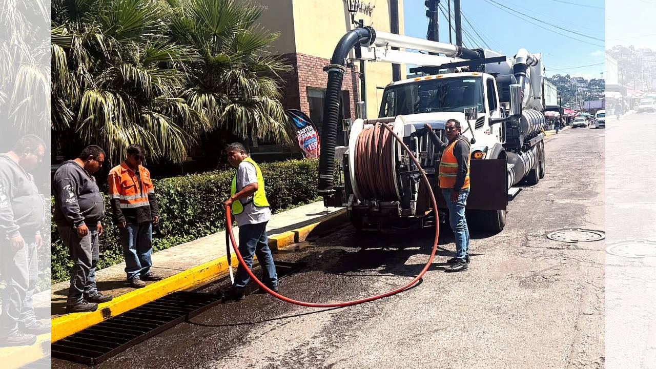 Ayuntamiento de Tlaxcala intensifica limpieza de drenajes ante temporada de lluvias