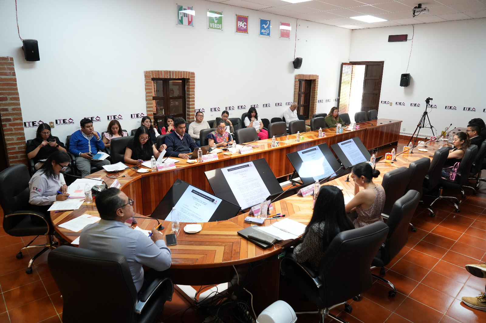 Calendariza ITE retenciones a Morena, PRI y PAC