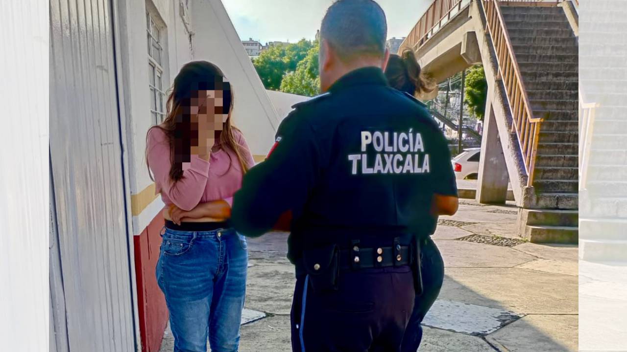 Policía Municipal de Tlaxcala brinda atención a una mujer y previene posible situación de riesgo en puente de la capital