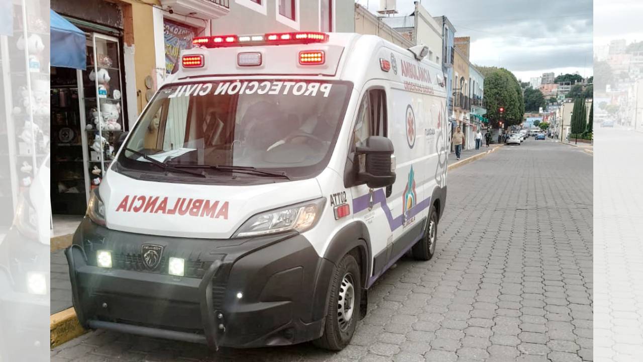 Atienden de manera inmediata elementos de seguridad y protección civil municipales a trabajador lesionado por maquinaria