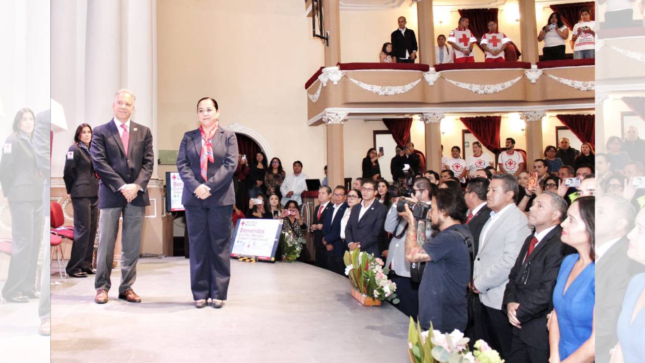 Carlos López Suárez acompaña toma de protesta de nueva delegada de Cruz Roja en Tlaxcala