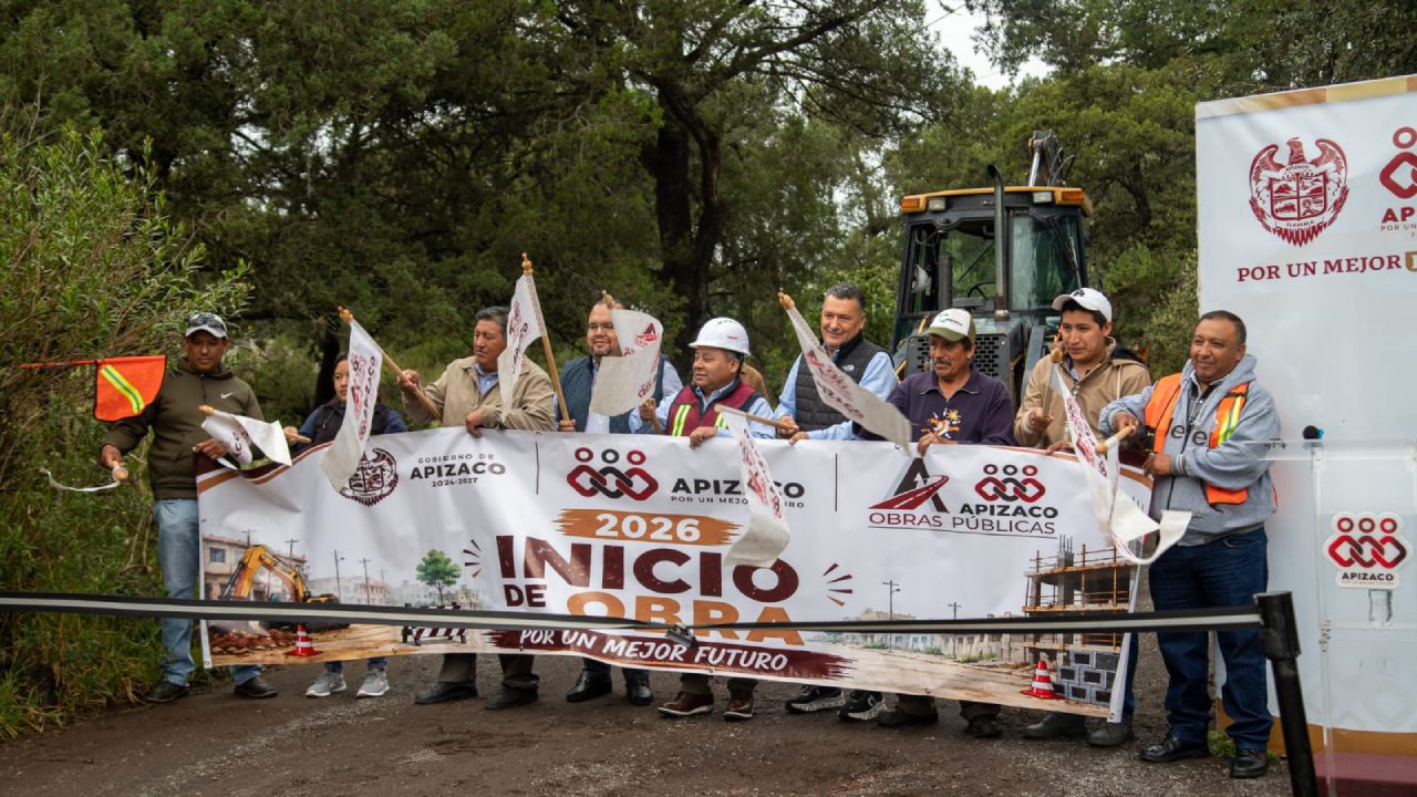 Da gobierno municipal de Apizaco banderazo de inicio a la pavimentación con adoquín en Guadalupe Texcalac