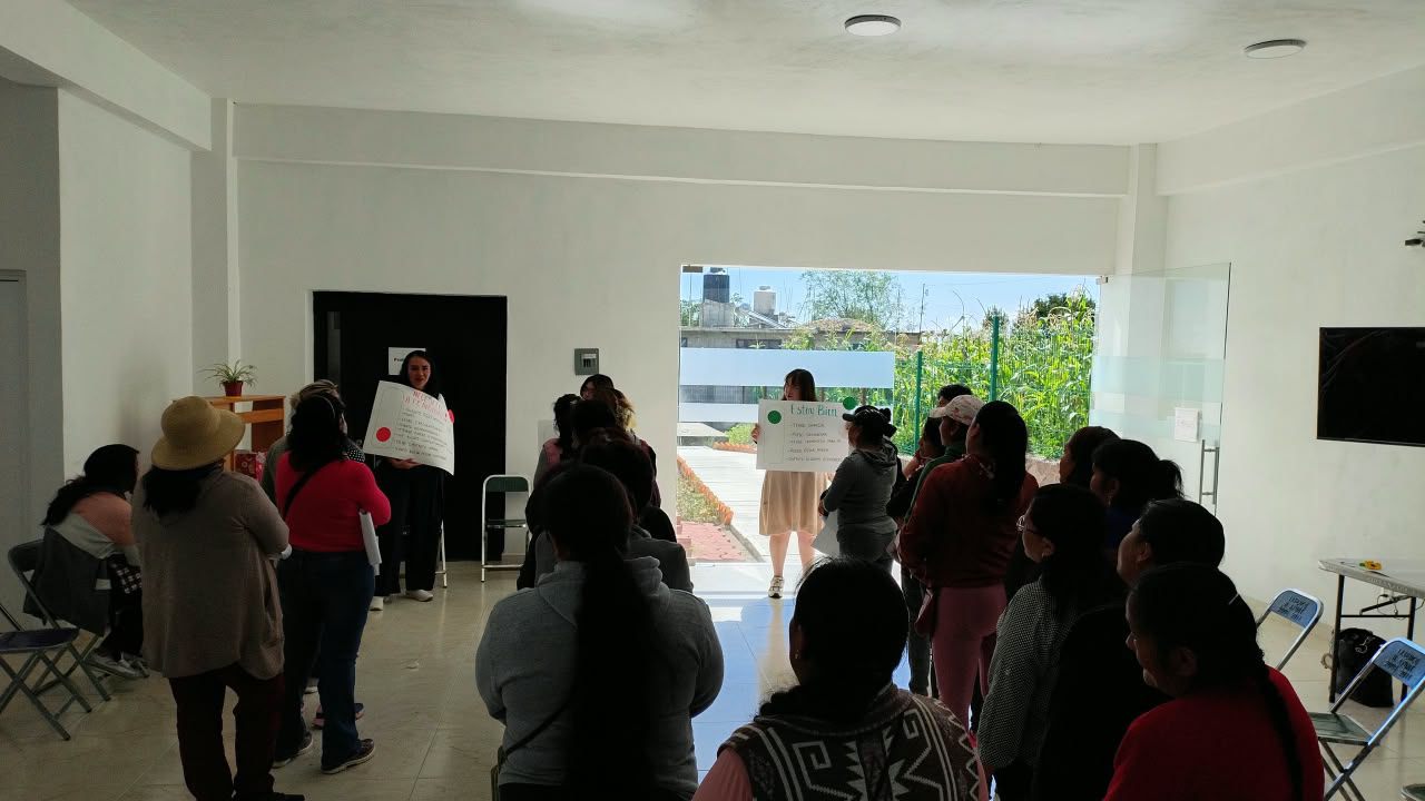 Cruz Roja capacita en Ixtenco a mujeres con familiares discapacitados