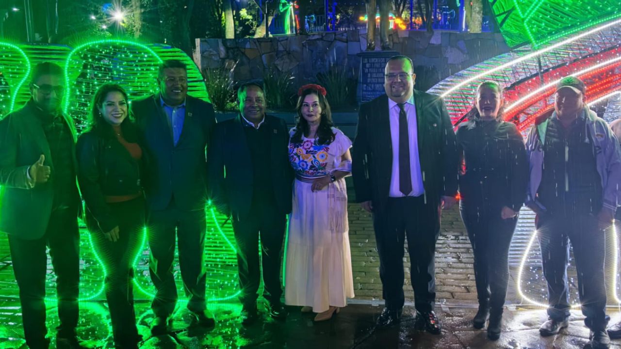 Ilumina gobierno de Apizaco el centro de la ciudad con motivo de las fiestas patrias