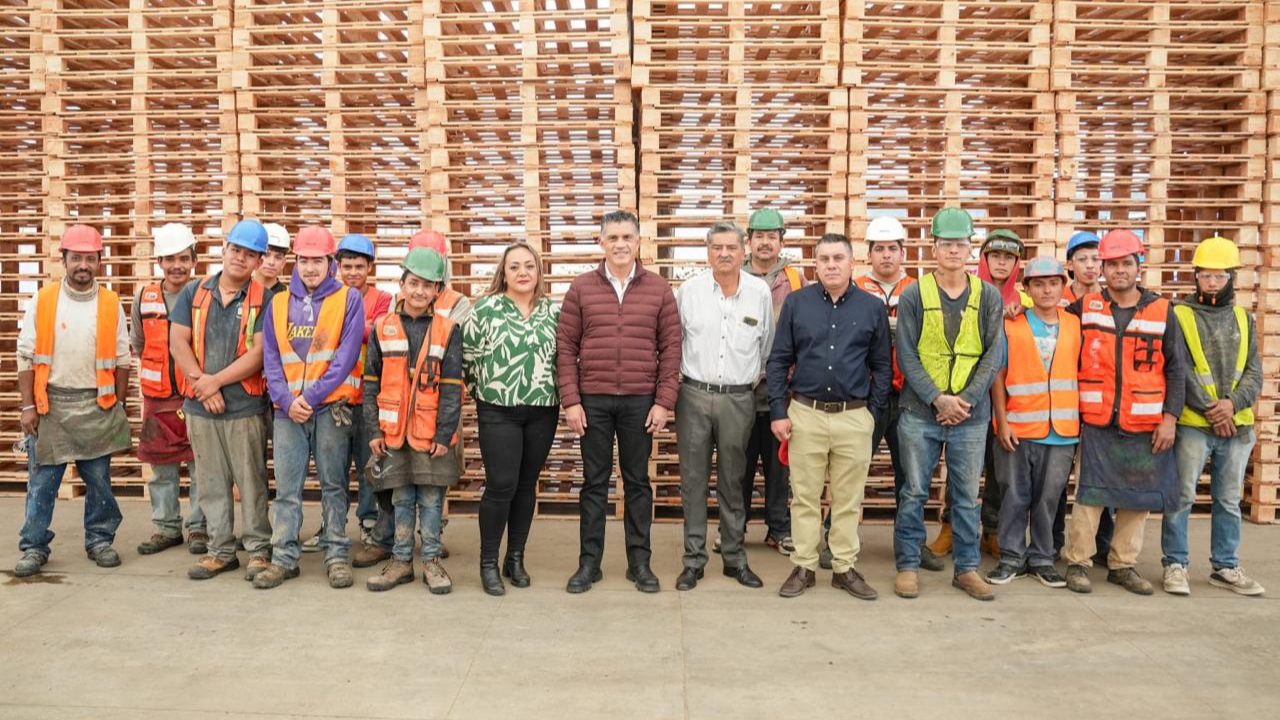 Alfonso Sánchez suma al sector productivo de Tlaxco a un proyecto de unidad