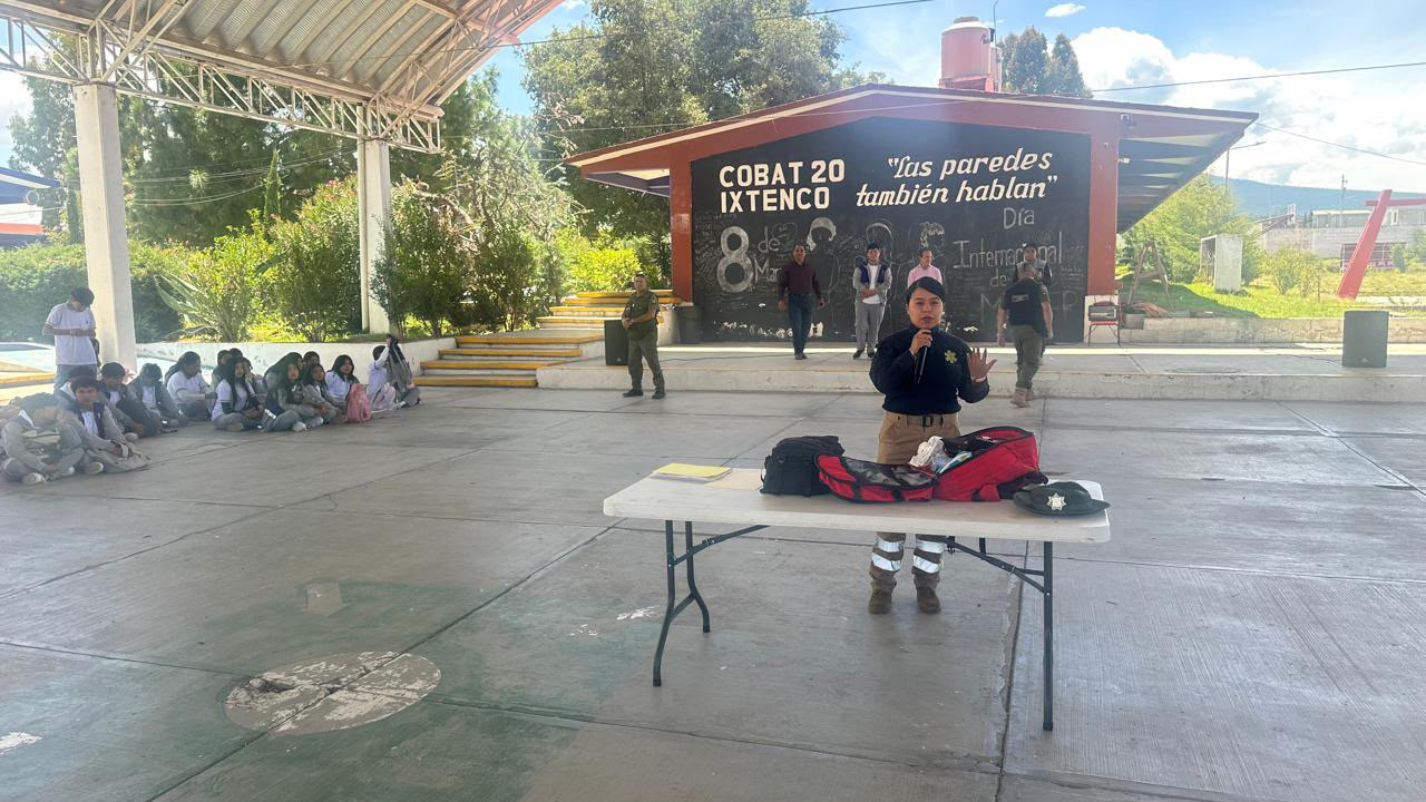 Protección civil prepara a jóvenes de Ixtenco para responder ante emergencias